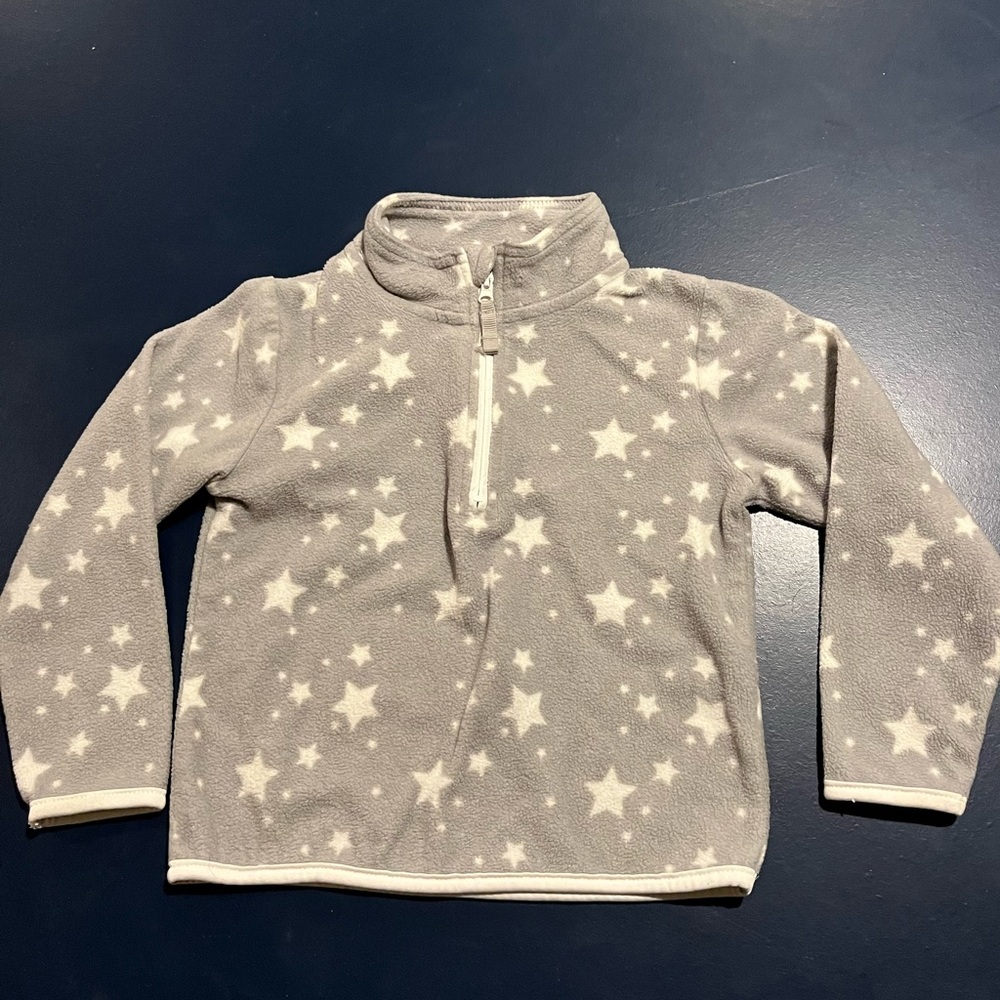 Primark girl’s fleece top, gray with white stars, size 4-5
